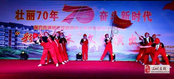 陈国坤《西装暴徒》上线，够燃够暴力！武打戏份不错，有点李小龙的影子了！