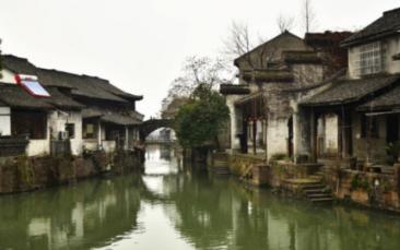 人谁无过？______________，_______________。游戏画面